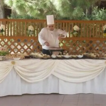 Mezzaluna Hotel 3*