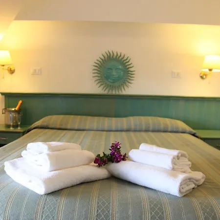 Mezzaluna 3*