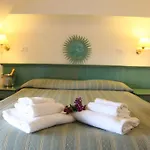 Mezzaluna 3*