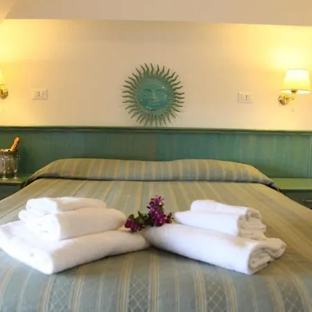 Mezzaluna 3* Carloforte (Isola di San Pietro)