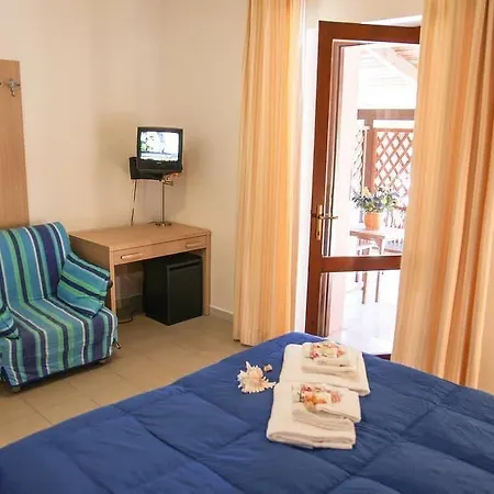 Mezzaluna 3* Carloforte (Isola di San Pietro)